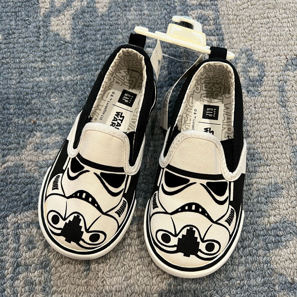 NWT Gap toddler Star Wars slip-on sneakers (sz 7)